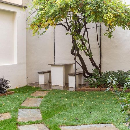 Sant Ambroeus Garden Apartment Milan Bagian luar foto