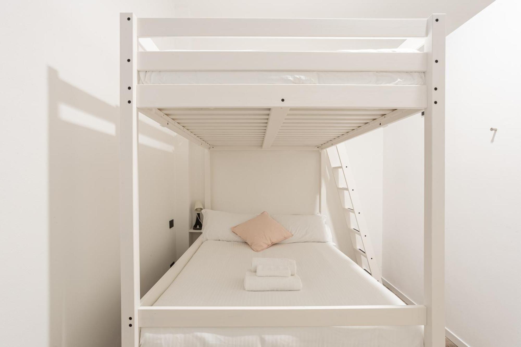 Sant Ambroeus Garden Apartment Milan Bagian luar foto